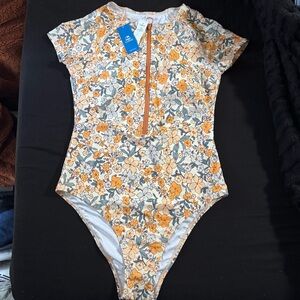 Cupshe Floral Bodysuit with Zip Front